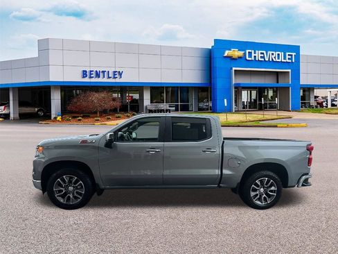 Used 2024 Chevrolet Silverado 1500 LT image 2