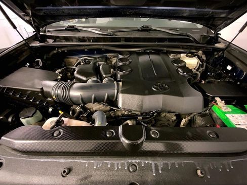 Used 2017 Toyota 4Runner SR5 image 10