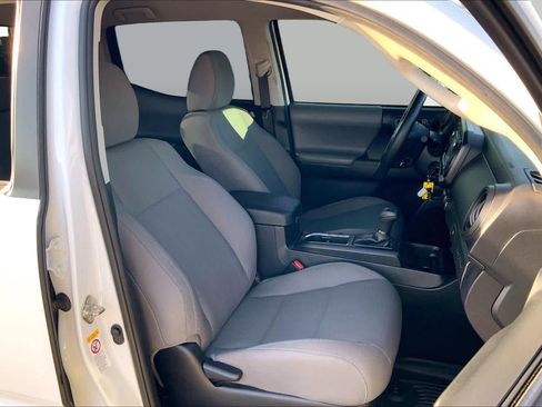 Used 2019 Toyota Tacoma SR w/ SR Convenience Package RWD image 9