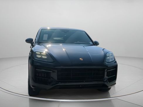 Used 2024 Porsche Cayenne S AWD/4WD image 7