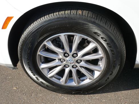 Used 2024 Buick Enclave Premium image 15