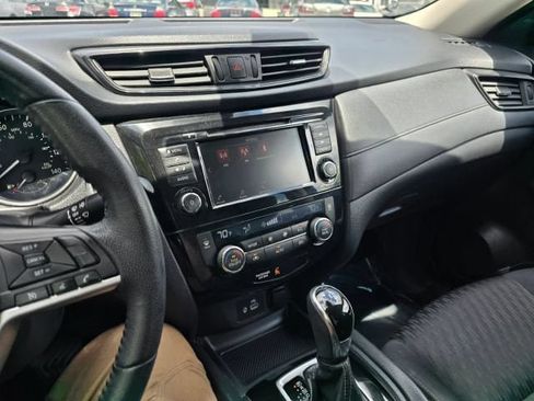 Used 2019 Nissan Rogue SV AWD/4WD image 26