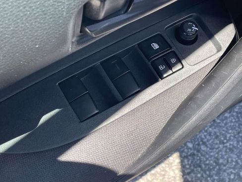 Used 2023 Toyota Corolla LE FWD image 17