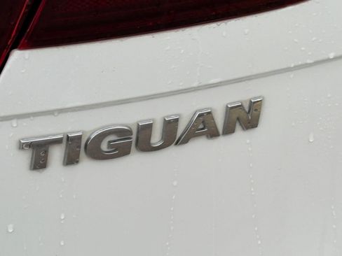 Used 2019 Volkswagen Tiguan S w/ Driver Assistance Package image 9