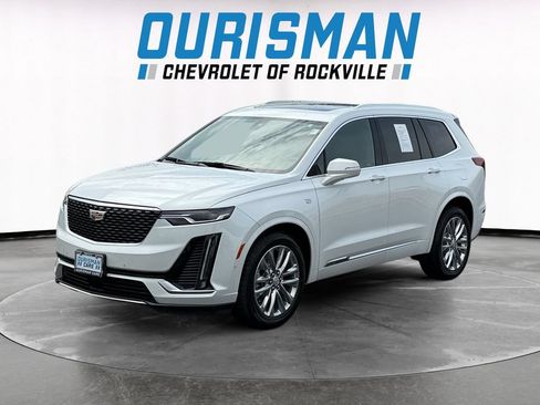 Used 2023 Cadillac XT6 Premium Luxury w/ Technology Package AWD/4WD image 2