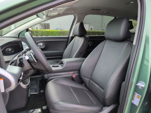 Used 2026 Hyundai Ioniq 9 SEL image 16