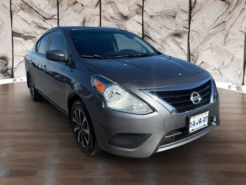 Used 2016 Nissan Versa SV image 1