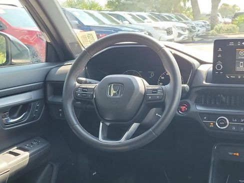 Used 2025 Honda CR-V Sport-L image 3
