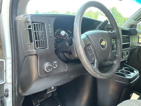 Used 2016 Chevrolet Express 3500 LT w/ LT Preferred Equipment Group RWD image 27