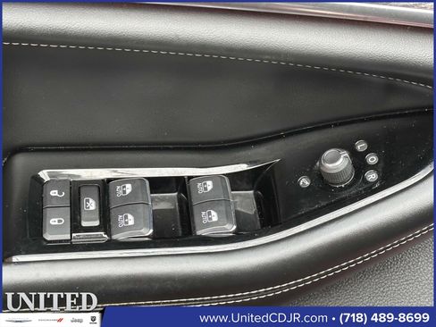 Used 2021 Jeep Grand Cherokee L Overland w/ Luxury Tech Group IV image 15
