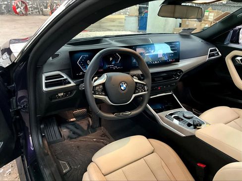 Used 2025 BMW 230i Coupe w/ Premium Package image 15