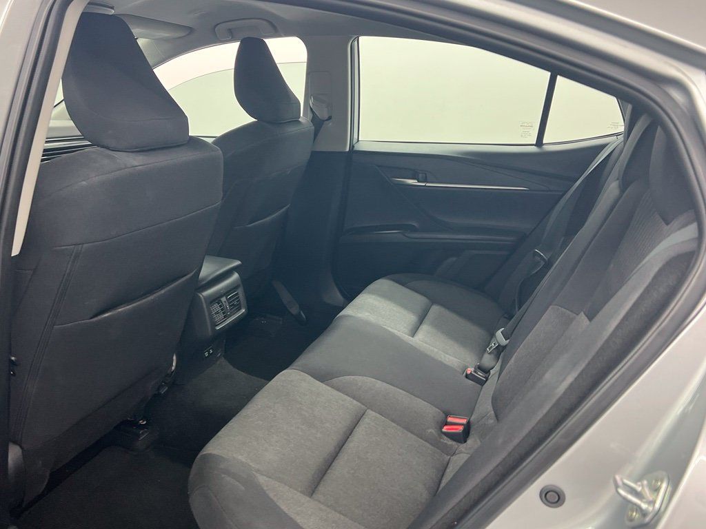 Used 2025 Toyota Camry LE w/ Convenience Package FWD image 10