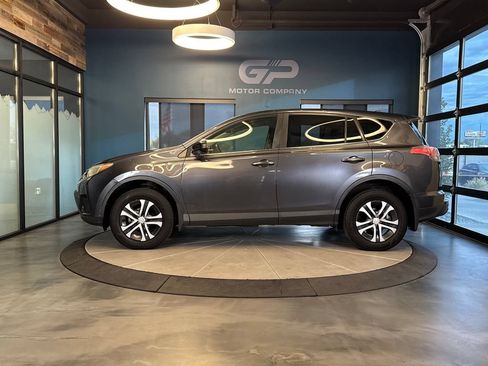 Used 2018 Toyota RAV4 LE w/ Carpet Mat Package FWD image 6