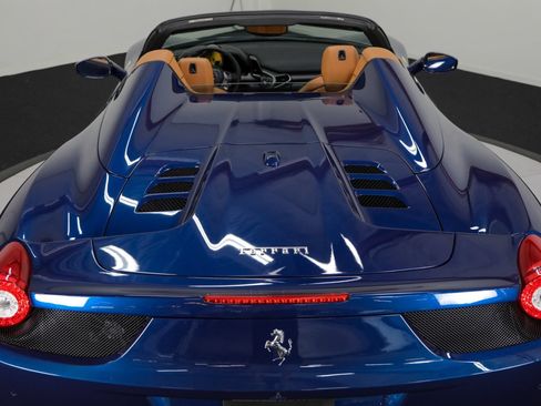 Used 2015 Ferrari 458 Spider RWD image 28