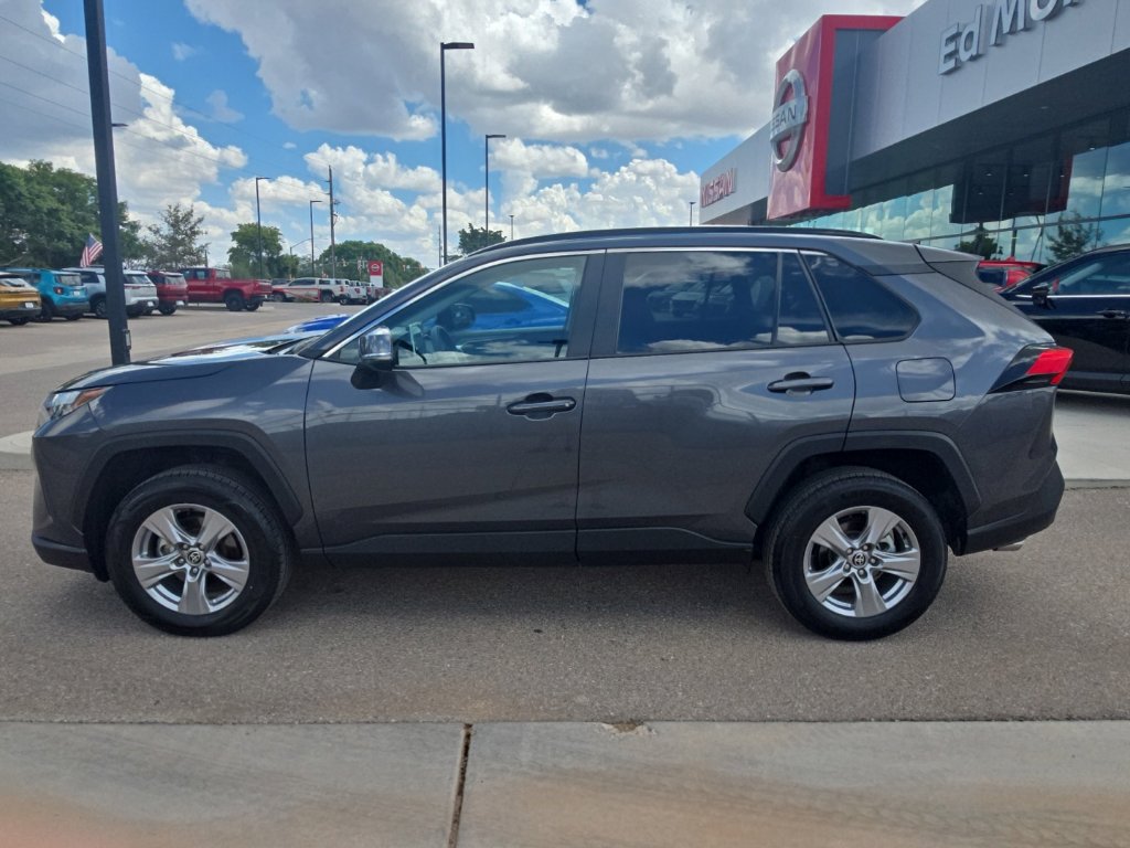 Used 2025 Toyota RAV4 XLE AWD/4WD image 8