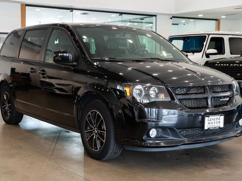 Used 2018 Dodge Grand Caravan GT FWD image 3