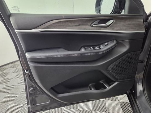 New 2026 Jeep Grand Cherokee Altitude RWD image 21