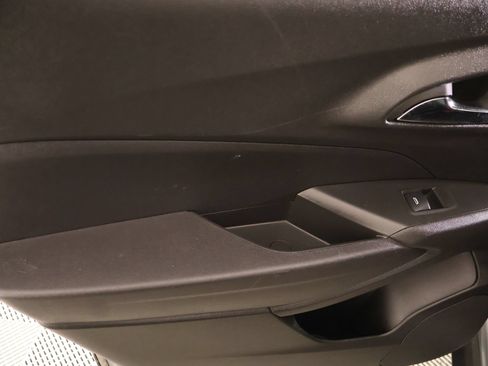 Used 2026 Chevrolet Trax RS w/ Sunroof Package FWD image 17