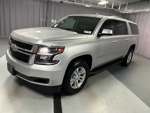 Used 2019 Chevrolet Suburban LT AWD/4WD image 3