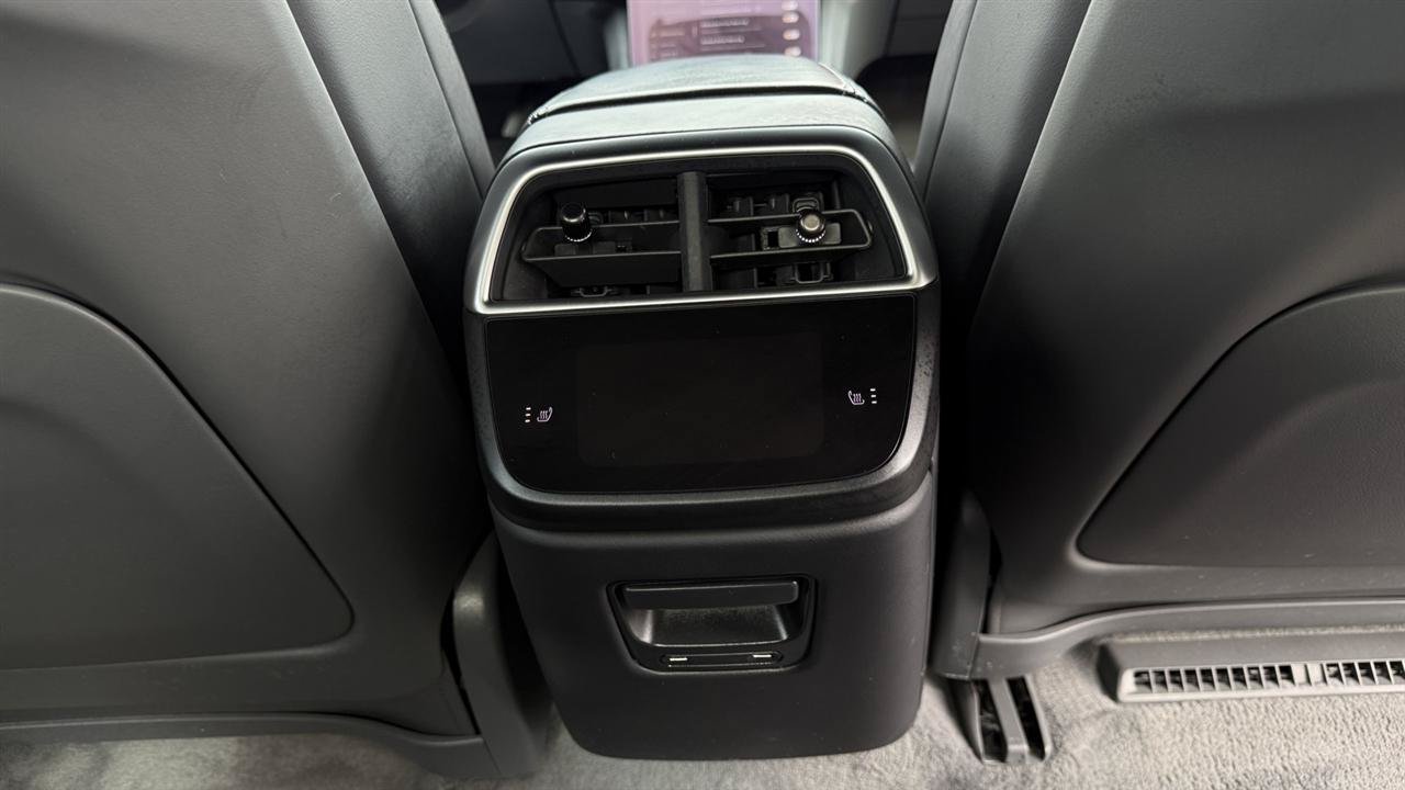 Used 2024 Lucid Air Touring AWD/4WD image 39