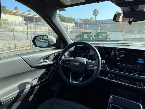 Used 2025 Chevrolet Equinox LT image 33