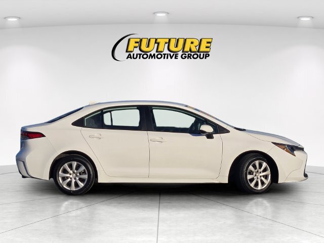 Certified 2025 Toyota Corolla LE FWD image 4