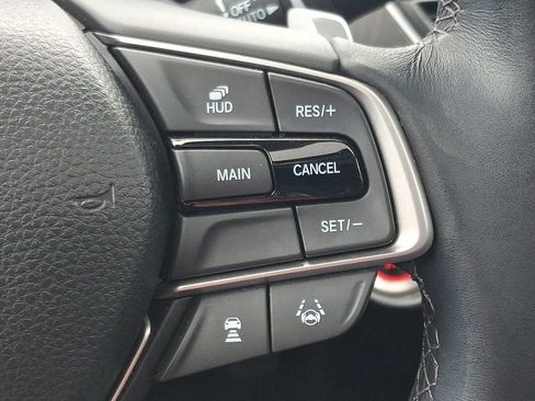 Used 2018 Honda Accord Touring image 23