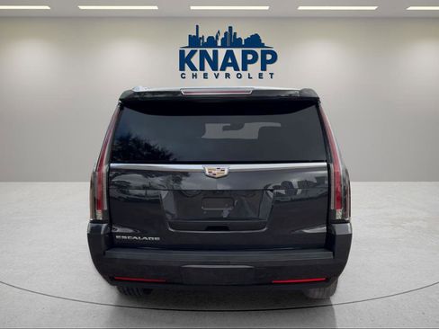 Used 2019 Cadillac Escalade ESV Premium Luxury image 3