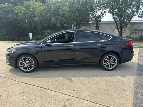 Used 2019 Ford Fusion SEL FWD image 16