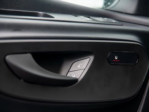 Used 2025 Mercedes-Benz Sprinter 4500 image 22