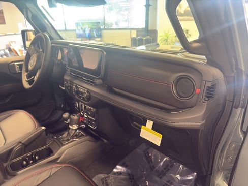 Used 2026 Jeep Wrangler Rubicon image 21