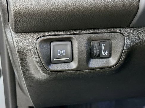 Used 2023 GMC Acadia SLE w/ Driver Convenience Package image 15