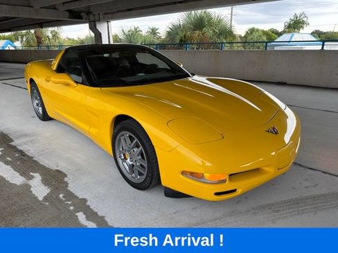 Used 2000 Chevrolet Corvette Coupe w/ Memory Pkg RWD image 10
