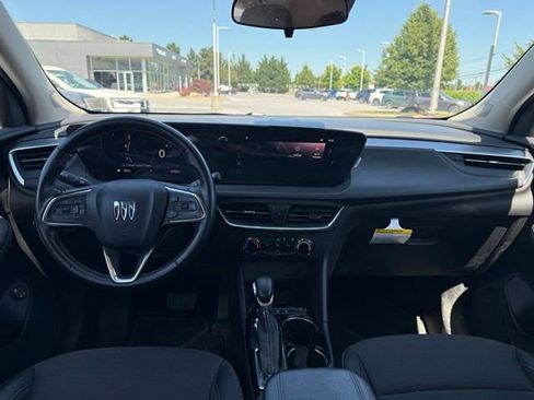 Used 2024 Buick Encore GX Preferred AWD/4WD image 2