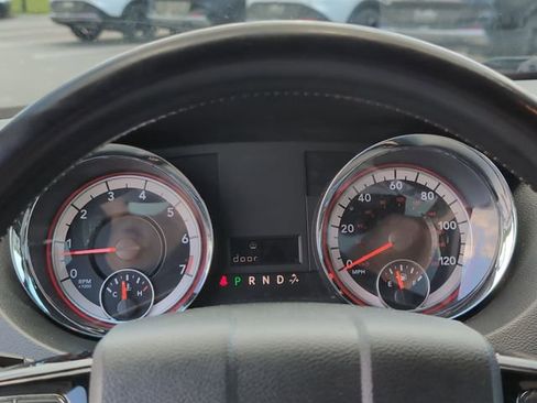 Used 2020 Dodge Grand Caravan SXT FWD image 22