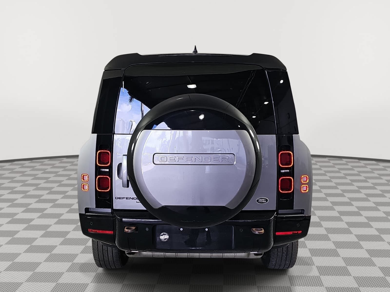 Used 2023 Land Rover Defender 130 X-Dynamic SE AWD/4WD image 5