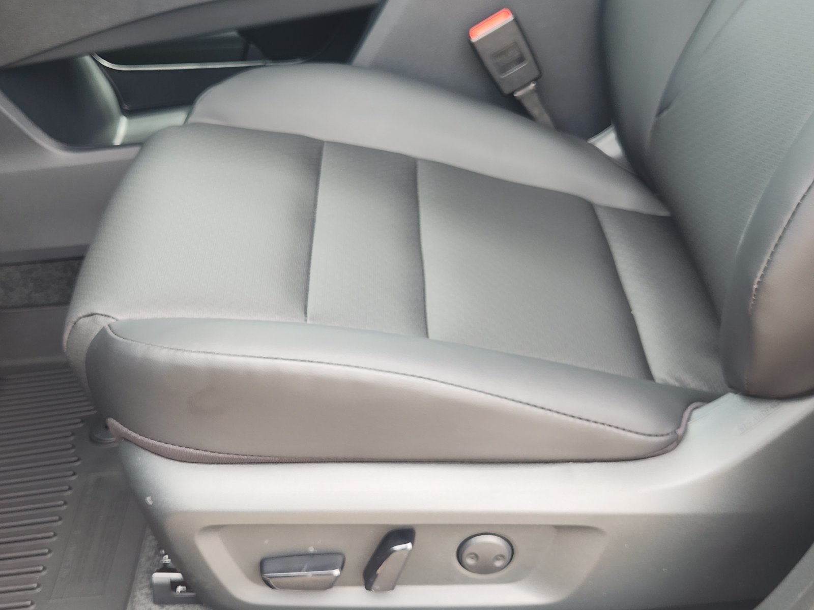 New 2026 Nissan Rogue Dark Armor FWD image 22