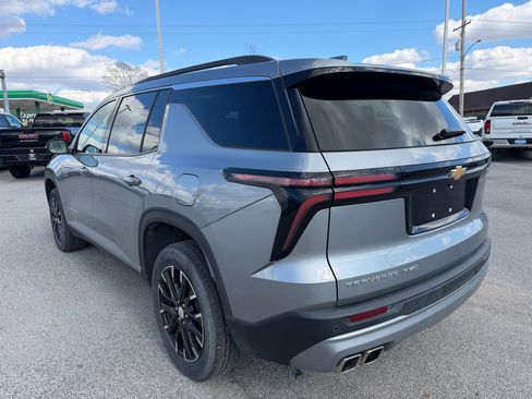Certified 2025 Chevrolet Traverse LT w/ Sun and Wheel Package image 10