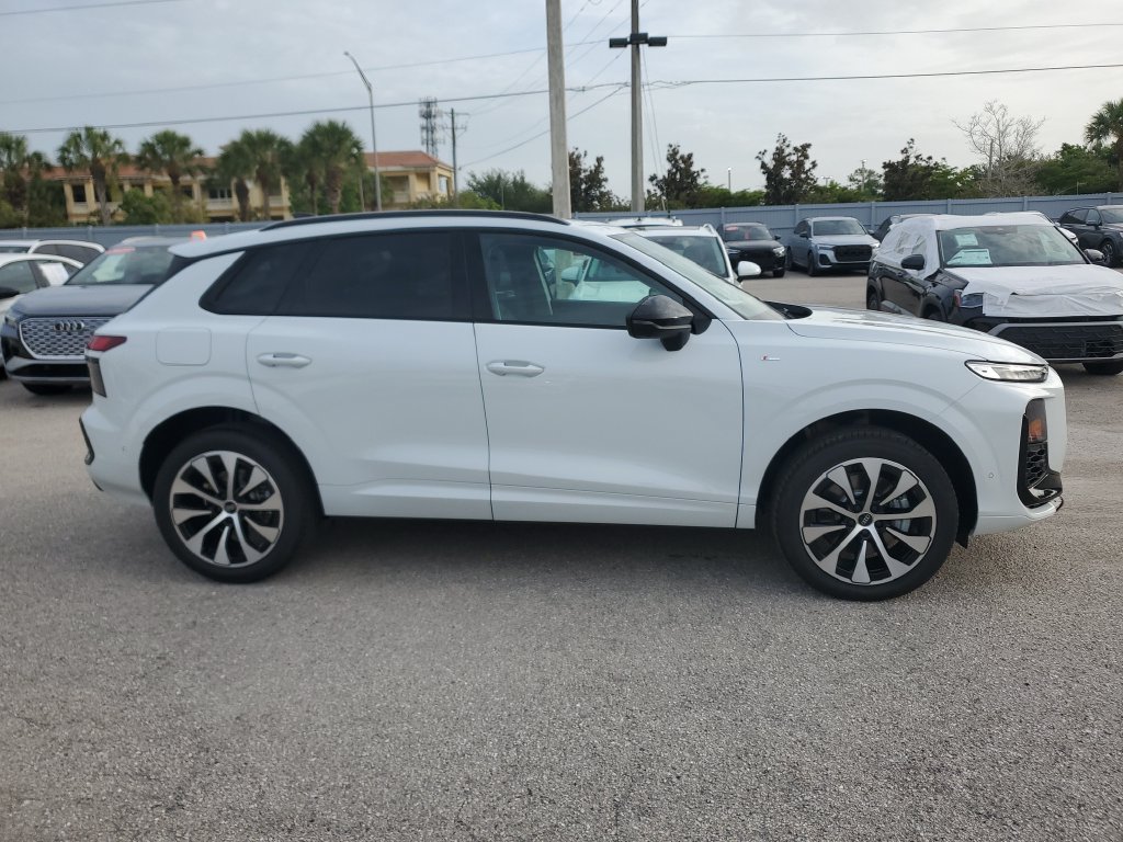 New 2026 Audi Q3 quattro 2.0T AWD/4WD image 4