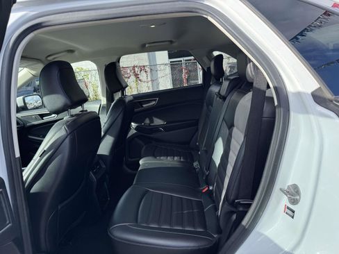 Used 2023 Ford Edge SEL image 10