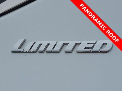 Used 2024 Toyota Tundra Limited AWD/4WD image 8
