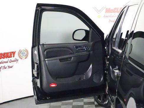Used 2012 Cadillac Escalade Platinum AWD/4WD image 24
