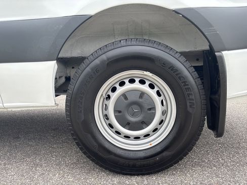 Used 2023 Mercedes-Benz Sprinter 144 Cargo image 11