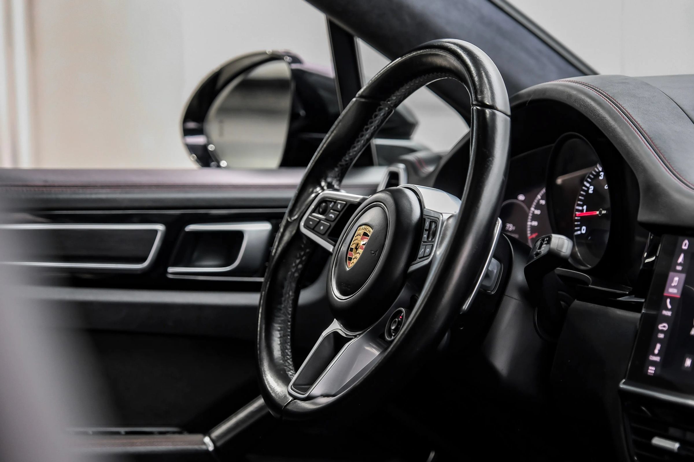Used 2021 Porsche Cayenne GTS w/ Premium Package AWD/4WD image 14