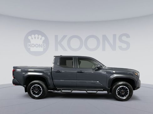 Used 2024 Toyota Tacoma TRD Off-Road image 8