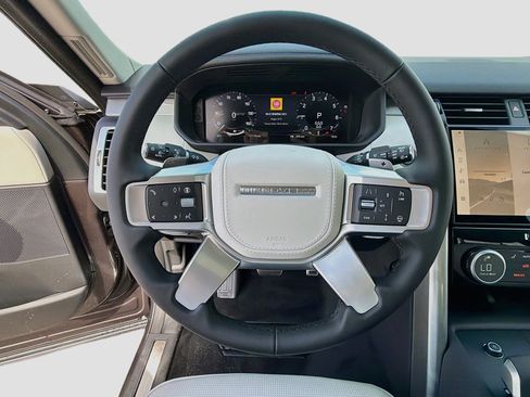 New 2026 Land Rover Discovery Limited Edition AWD/4WD image 41