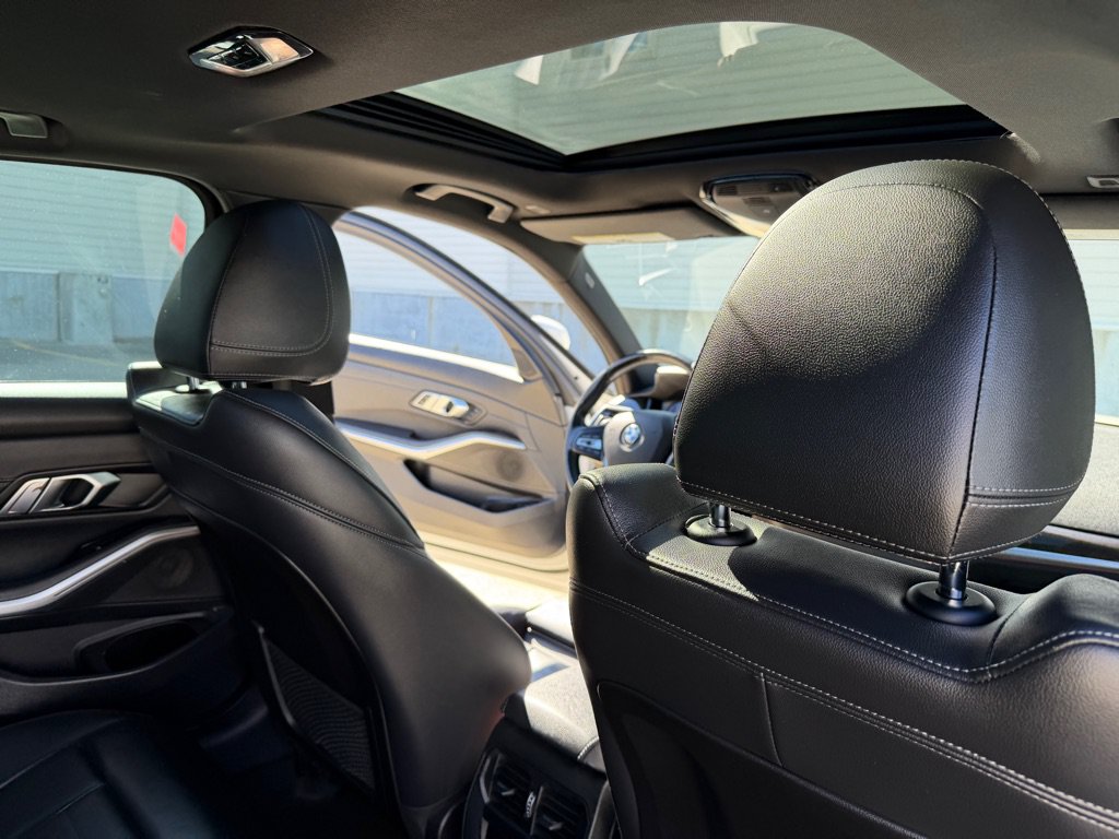 Used 2019 BMW 330i xDrive Sedan w/ Premium Package AWD/4WD image 22