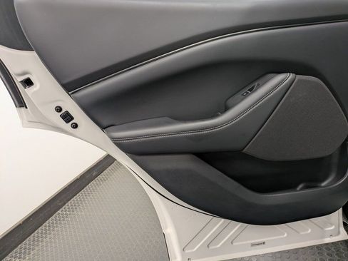 Used 2022 Ford Mustang Mach-E Select image 22