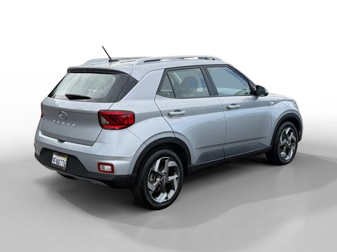 Certified 2023 Hyundai Venue SEL image 5