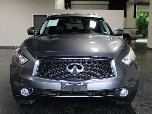 Used 2017 INFINITI QX70 2WD w/ Premium Package image 8